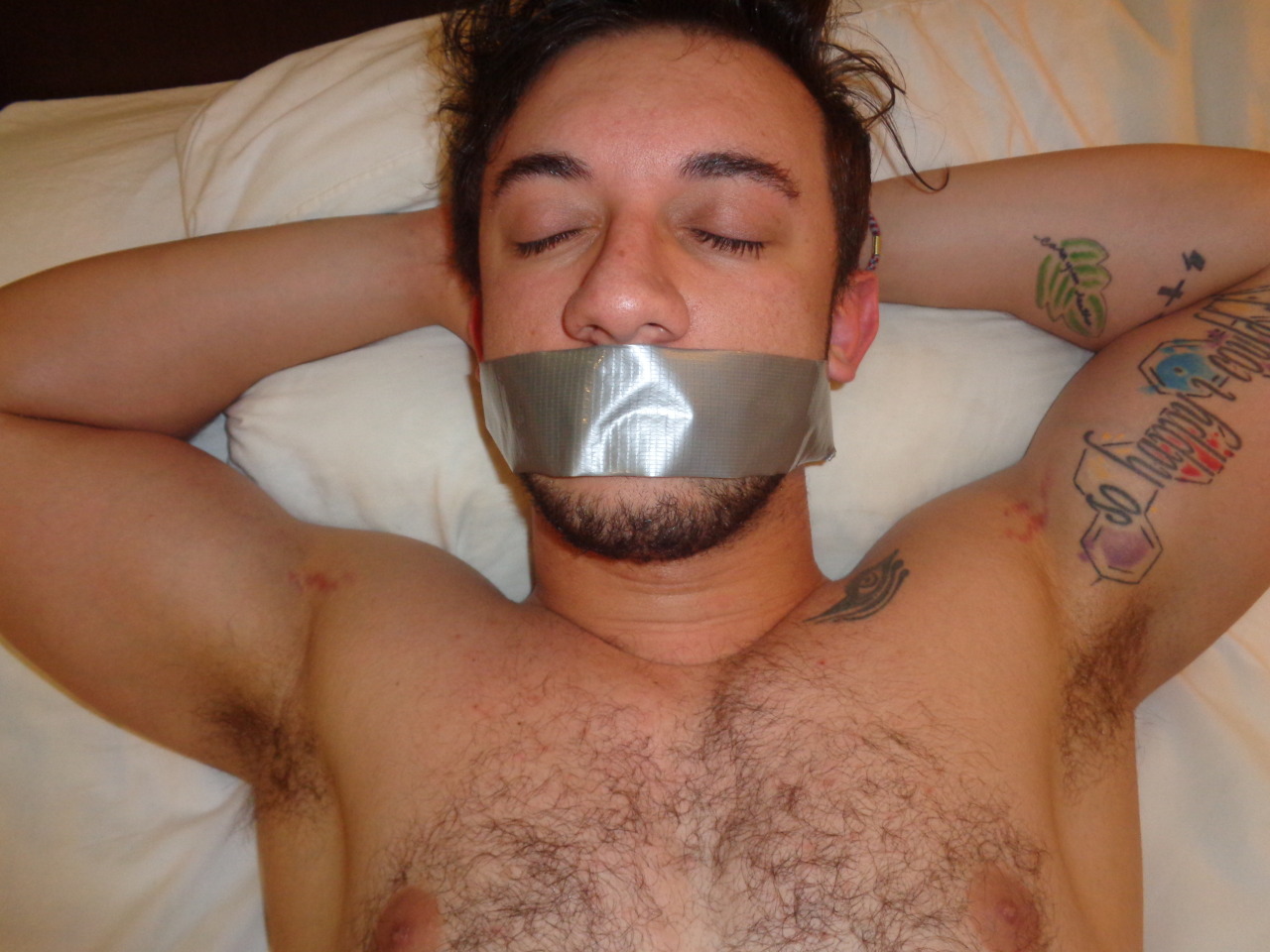 your-darkcandystudent: JZ HAVING HIS COCK SUCKED… http://your-darkcandystudent.tumblr.com/