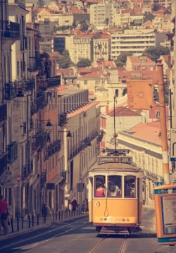 mylxlisboa:  Tram 28 | Calçada do Combro 