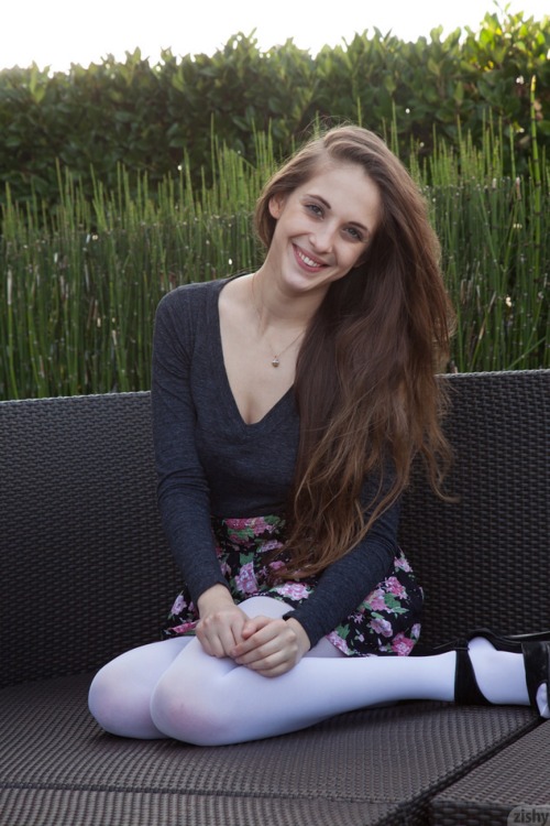 zishy:  Holly Lebranche - www.zishy.com