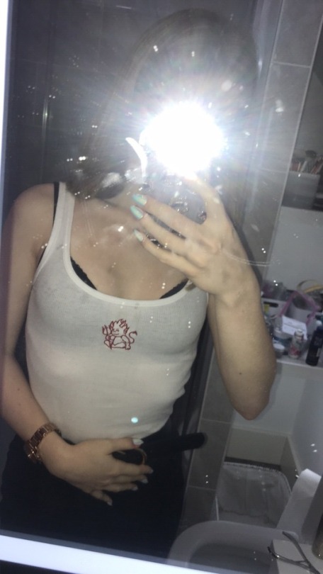 jess-b00:  I’m gonna go get my nipples pierced today!! X