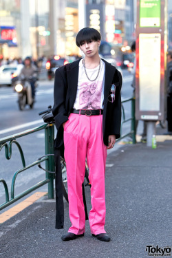 tokyo-fashion:  19-year-old Manaya on the street in Harajuku wearing a Comme Des Garcons blazer with big shoulder pads over a Richardson t-shirt, pink pants, Yosuke shoes, and a Just In Case (Taiwan brand) bag. Full Look