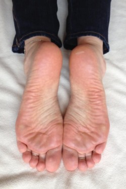 professorfoote:  soleorscience:  My sexy soles  We have a shoot in a few days Im going to convince to let me oil them down..Everybody loves slick shiny soles.