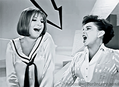 johndarnielle:thebeautyofbarbrastreisand:Barbra Streisand and Judy Garland singing their famous duet