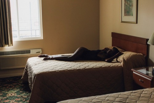 sidantman: Sari - I’ve Got My Love to Keep Me Warm Photos by: Sidney Model: Sarissle Follow me