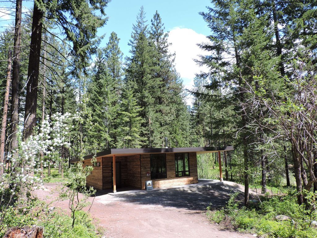 househunting: $398,000/2 br 1275 sq ft Winthrop, WA 