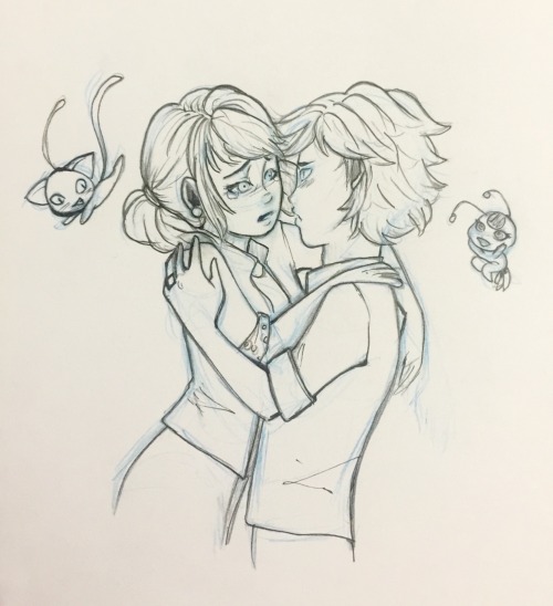 ladyblargh:lissy-33:Kiss me, My La… ¿Marinette? :S^^omg this is one of the sweetest ML reveal kisses