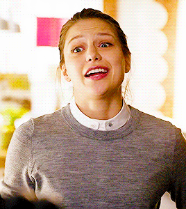 nellie–crain: endless gifs of Kara Danvers :: Pilot (1x01)