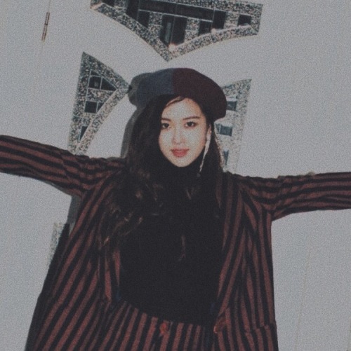 ⋆ park chaeyoung  + like/reblog  thank u +