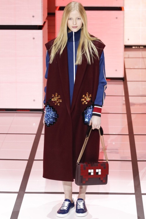 Anya Hindmarch RTW Fall 16