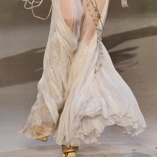 vlada-sasha-natasha:John Galliano Fall 2009