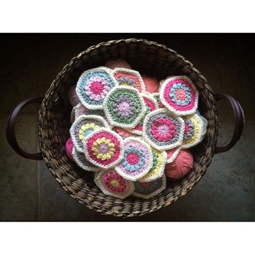 motleycraft-o-rama:By Caswell Jones via Crochet Concupiscence.