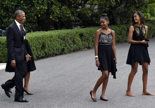 Porn accras:  The beautiful Obama family  photos