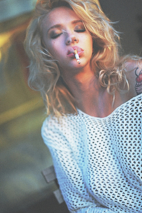 female smoker