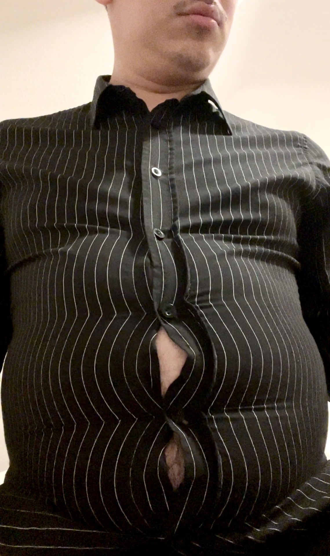 finaale:vertical stripes really do make me look slimmer, right?😳