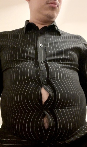 finaale:vertical stripes really do make me look slimmer, right?😳