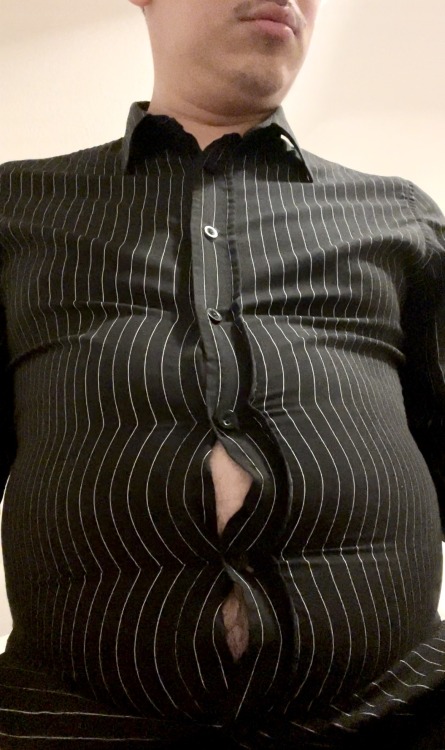 finaale:vertical stripes really do make me look slimmer, right?😳
