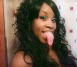 bigbuttsthickhipsnthighs:  Head game gotta be vicious with a tongue like that!