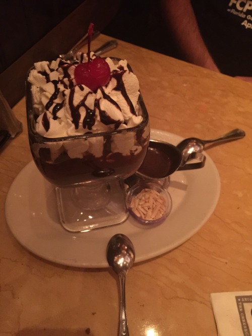 gaininggeeks:  A friend sponsored our meal and we ate way too much at Cheesecake Factory. We were about to explode.   3 loaves of bread 1 appetizer  2 meals 1 giant dessert.