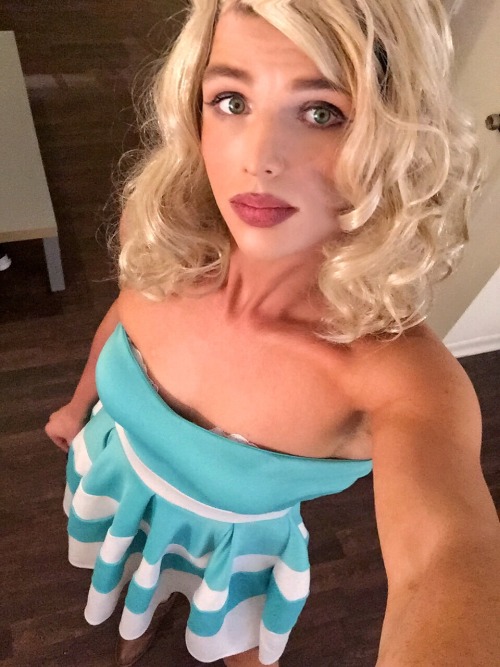 reaganisriley:Blue dress I can’t be the only guy that would like to put a smile on her face