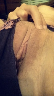 fun-4-us:  Did someone request pussy pics…. oh mothafuckin yes please