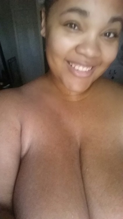 poutyr3dlips:  Good morning! I’m really happy today! 