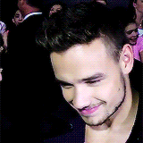 myownwaylove:ziamchapel:  i love how liam has the ability to go from giggly/smiley to ‘i’ll fuck u up’ in the space of 0.2 seconds   Kanye West 2.0