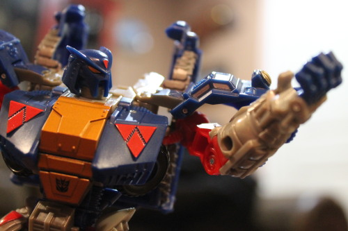 Transformers Generations Darkmount (Straxus)Damn great figure. 