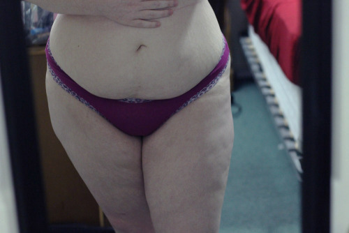 bigbuttssmallboobs:  bmoreprincess:Full of stretch marks and cellulite,   Small boobs and a droopy tummy,   Curves and rolls envelop my body,   & I love every little bit. =)    It is mine, and it is great. ^_^So very sexy!