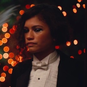 so.. zendaya won an emmy award yesterday.. and she so deserved it! i love rue and i loved rocky from