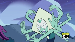 maggins:  dalcurai:  That’s quite a smear you got there Peri   i can’t believe Peridot is actually a fusion