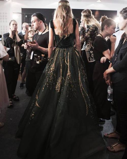 ☆Backstage at @eliesaabworld Couture Fall/Winter 2017-18☆ #fashion #model #backstage #eliesaab #dres