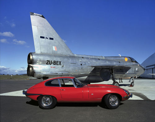 retrowar - ZU-BEX Electric Lightning T5, alongside a Jaguar...