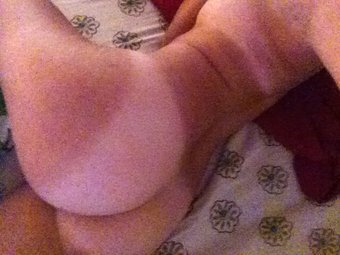 mauqabi:  ♡♡ white sheets, white ass ♡♡  this is late but thanks for 100