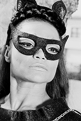 vintagegal:  “She was a cat woman before we ever cast her as Catwoman. She had a cat-like style. Her eyes were cat-like and her singing was like a meow."  Producer Charles FitzSimons about executive producer Bill Dozier’s selection of Eartha