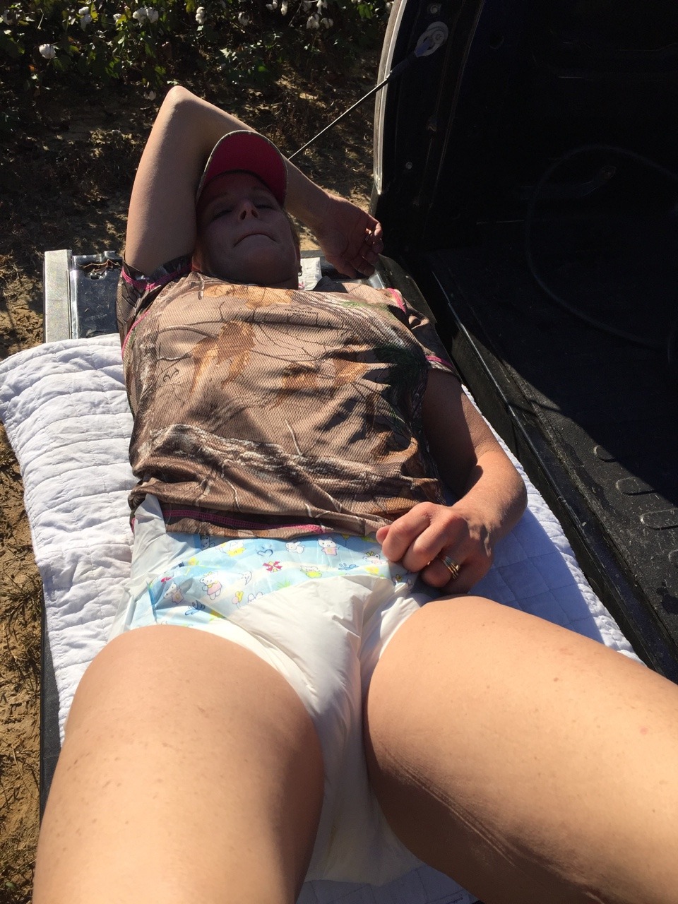 thebambinogirl:  I forgot my seat cushion in my stand this morning so after Daddy