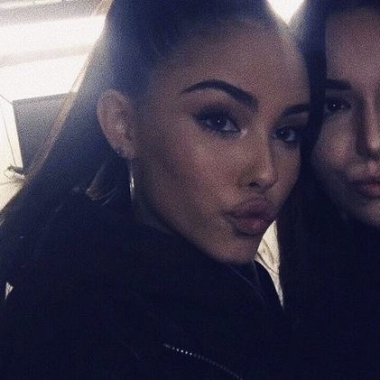 Image posted by madisnbeer. madison beer icons!!