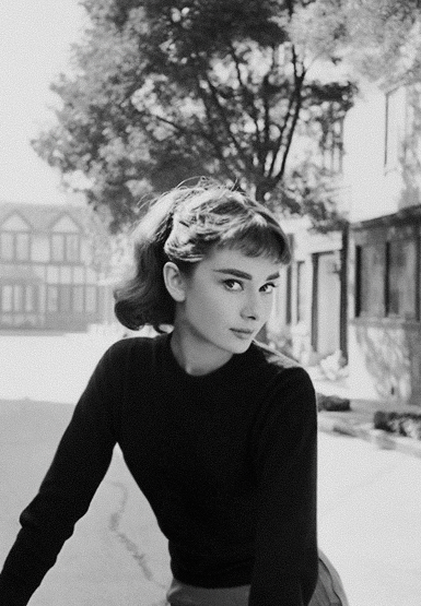 anthenia: Audrey Hepburn photographed by Mark Shaw.