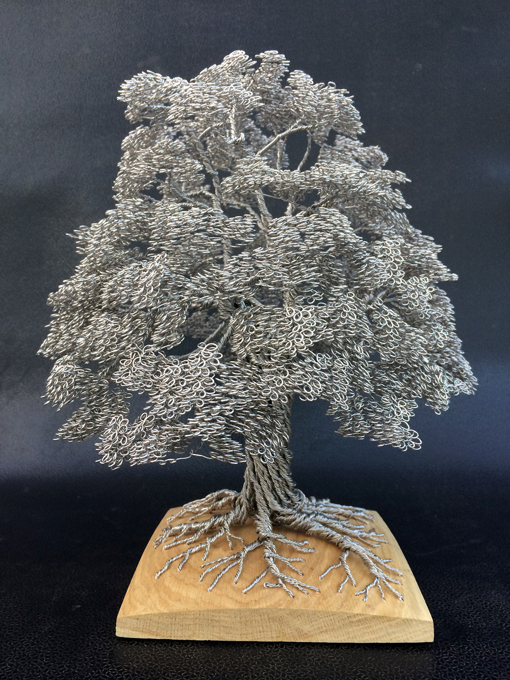 crossconnectmag:  Wire Tree Sculptures by Clive Maddison The trees are handmade from
