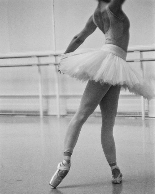 Claire CalvertSwan Lake rehearsalphoto: Flore Diamant