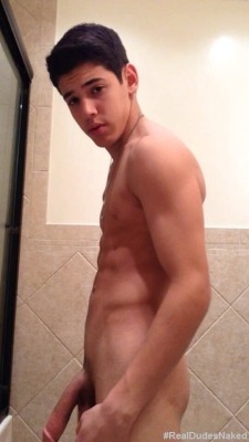 realdudesnaked:   Follow Real Dudes Naked to see more hot amateur guys!!!