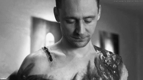 enchantedbyhiddles:  Just casually reading the newspaper and smiling while covered in battle wounds.          