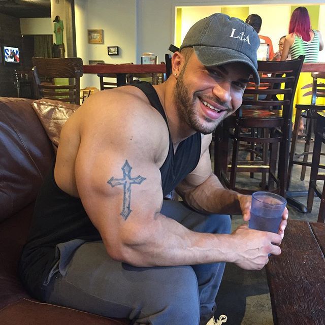 drwannabe:  Raciel Castro 