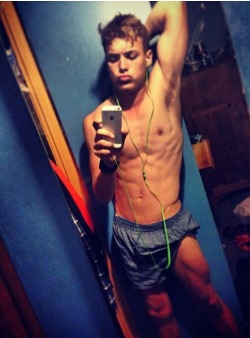 sexyboysbeingsexy.tumblr.com post 114575276123