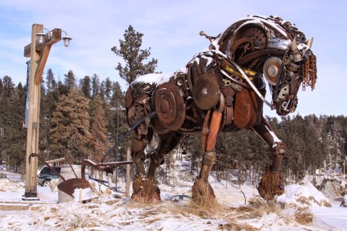 blazepress:  Scrap metal horse, John Lopez.