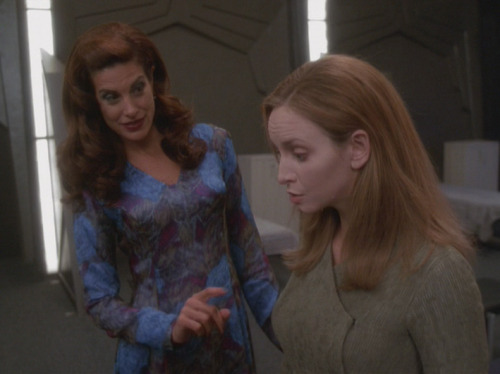 cosmic-llin:Female Star Trek Guest/Recurring Characters I Wish There Was More Fic About[Lauren and S