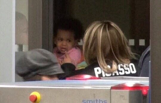 netflixandkoolaid:  Beyonce going off on Blue Ivy and then staring at the camera
