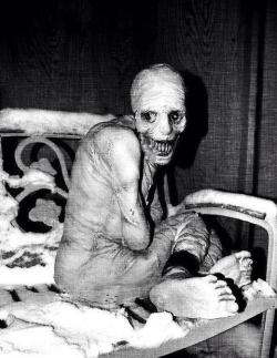 01212122kylieann-blog:  The Russian Sleep Experiment Orange Soda 05/28/09(Thu)15:47 No.2052750Russian researchers in the late 1940’s kept five people awake for fifteen days using an experimental gas based stimulant. They were kept in a sealed environment