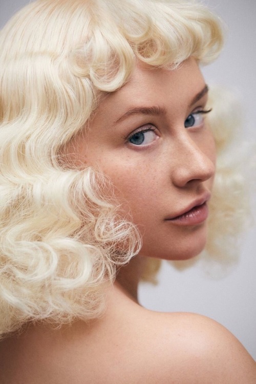 damnafricawhathappened: indiglo: jumex: Xtina for Paper she looks incredible, I’m so happy fo