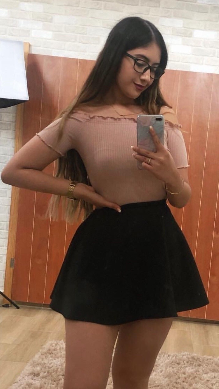 Sexy Skirt Selfies