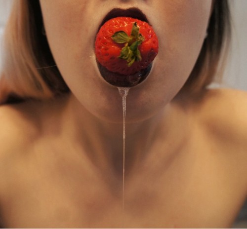 audreyxatomic:  Bite me.deviantart | flickr | facebook  